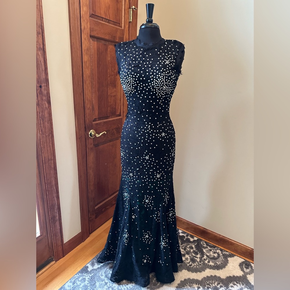 Prom Dress - Picture 3 of 17